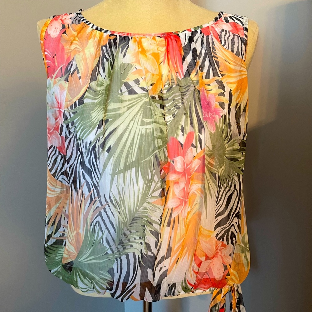 Multicolored sleeveless top